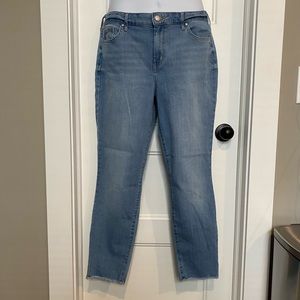 Women’s light wash jeans